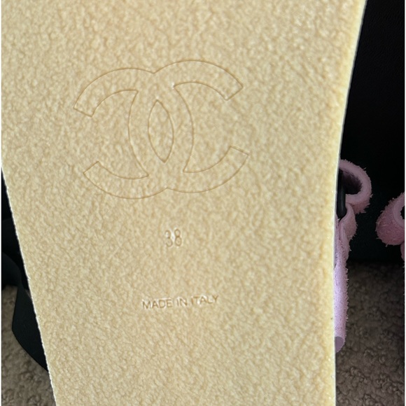 Chanel suede calfskin pink logo sandals NWT - Picture 5 of 11